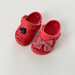 CROCS Kids Red Sandals with Bow and Mickey Charm
